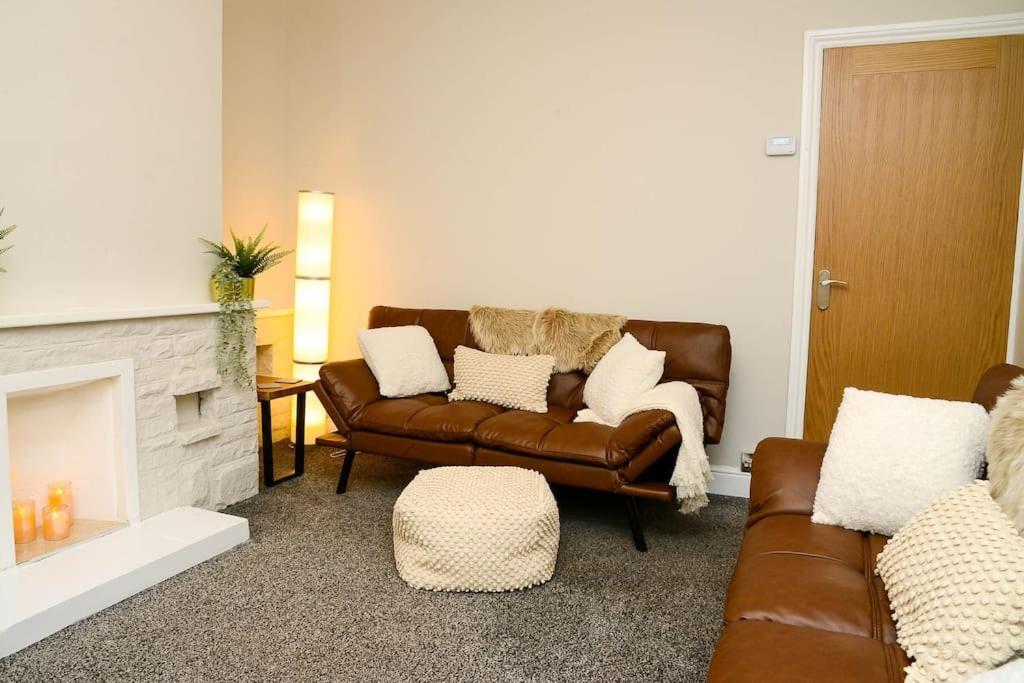 Delightful 2 Bed Town Centre House, Sleeps 4 Lejlighed Barnsley Eksteriør billede